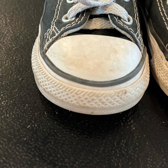 Baby Chuck Taylor Converse, Size 7 - Picture 4 of 9